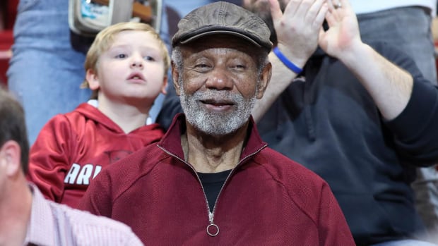 Former Hogs' coach Nolan Richardson at game with Kentucky